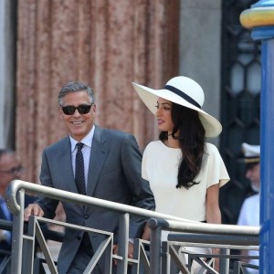 George Clooney e Amal "rimbalzati" da ristorante italiano: "Non c'è posto"
