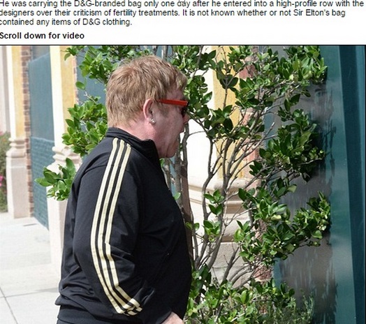 Elton John con busta Dolce&Gabbana, boicottaggio già finito? FOTO
