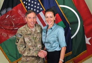 Ex gen. Usa Petraeus la scampa con 40mila $: ammette le colpe, non va in galera