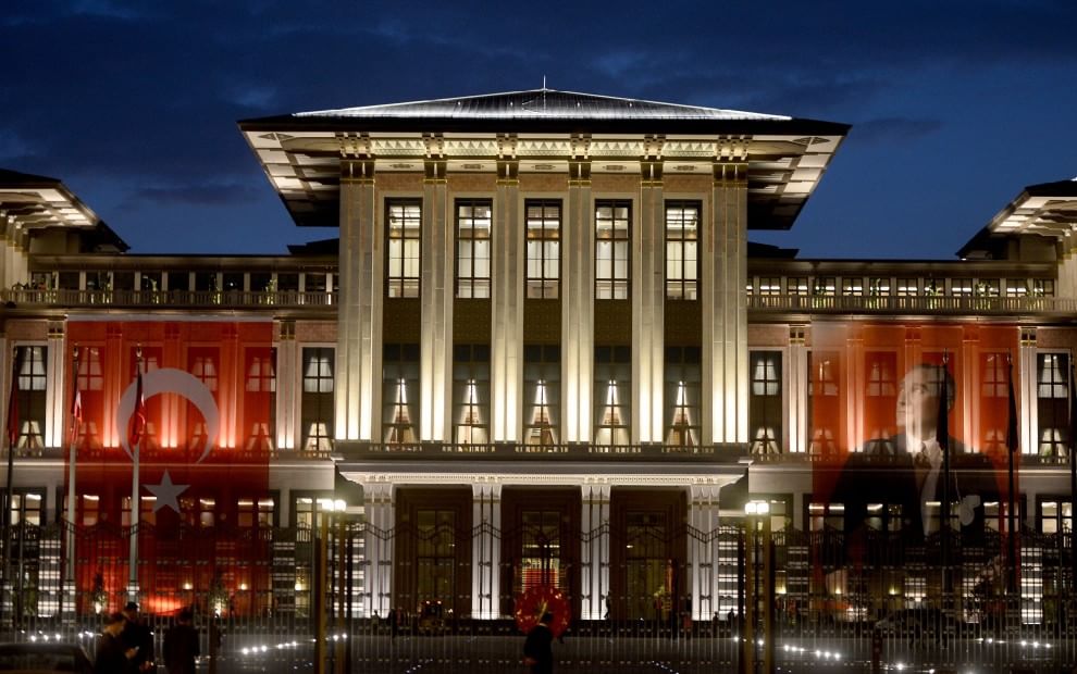 Turchia, Erdogan allarga la sua reggia: 1.100 stanze in stile neo-ottomano FOTO