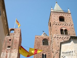 Albenga-Imperia: la diocesi dei due vescovi fra scandali e accuse di tradizionalismo