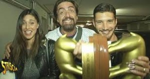 Belen Rodriguez, Valerio Staffelli, Stefano De Martino e il tapiro d'oro
