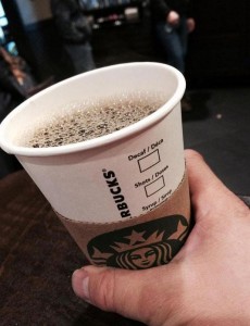 Caffè gratis da Starbucks: blocco sistema pagamento, bevande offerte ai clienti