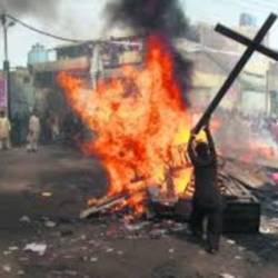Pakistan: 14enne arso vivo perché cristiano