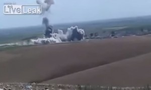  Isis, curdi distruggono autobomba: il kamikaze esplode in aria