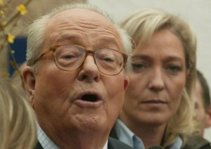 Marine Le Pen blocca candidatura del padre Jean-Marie: "Rottura totale"