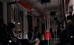 Sciopero trasporti Roma, conducente in fuga con metro piena