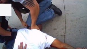 VIDEO YouTube. Scambia pistola per taser: vicesceriffo Usa uccide uomo in fuga