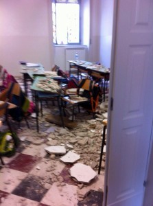 Crollo soffitto scuola Ostuni, Governo: "Cadranno teste". Faraone: "Servono più soldi" 