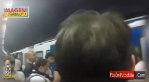 Video, Real-Juve: tifosi bianconeri cacciano uomo di colore da metrò