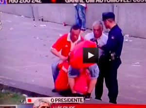 Video YouTube, Benfica: tifoso preso a manganellate davanti al figlio
