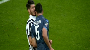 Juventus-Napoli, Britos chiede scusa a Morata per testata