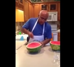VIDEO YouTube - Come tagliare il cocomero a pezzettini... velocemente