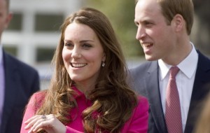Royal baby: è nata una femmina, fiocco rosa per William e Kate