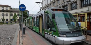 Rozzano (Milano) tamponamento tra 2 tram: 15 contusi, 6 all'ospedale