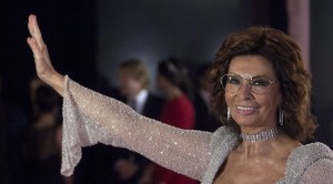 Sophia Loren: "Mio padre pensava che guadagnassi con casa d'appuntamenti..."