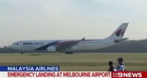 VIDEO YouTube - Malaysia Airlines, motore prende fuoco: atterraggio d'emergenza