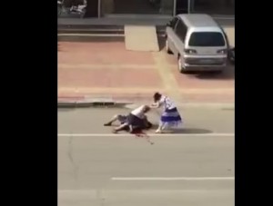 VIDEO YouTube - Trova moglie con amante, lo uccide a coltellate in strada