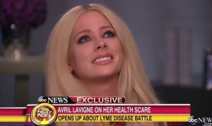 VIDEO YouTube - Avril Lavigne in lacrime parla della malattia di Lyme che l'ha colpita