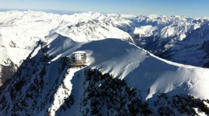 Monte Bianco, francesi e italiani litigano sui confini per colpa di un reality