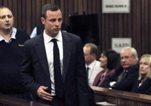 Pistorius libera ad agosto: in carcere solo 10 mesi per aver ucciso la fidanzata 