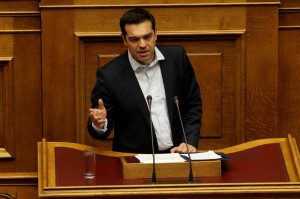 Grecia, Tsipras: "Affronteremo minacce e ricatti Ue, voglio No in piazza"
