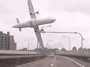 Taiwan, incidente aereo TransAsia fu errore pilota: spense motore sbagliato