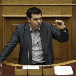 Grecia, Tsipras in Parlamento: "Non svendo il Paese, accordo è migliore"