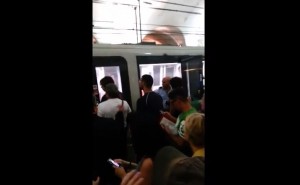 Metro Roma, pendolari esasperati tentano di aggredire macchinista a Termini
