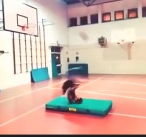 Andrea Mastromarino sfida Gareth Bale a basket: ecco il suo canestro VIDEO