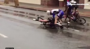 VIDEO YouTube - Ciclista Jerome Townsend prende a cazzotti collega Dave Warner