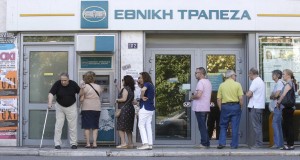 Grecia, lunedì banche aperte e Borsa chiusa. Scatta l'Iva al 23%
