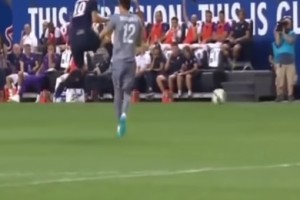 VIDEO YouTube - Zlatan Ibrahimovic travolge Tatarusanu in Psg-Fiorentina