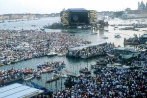 Video Youtube: il concerto dei Pink Floyd a Venezia 26 anni fa. E Massimo Cacciari...