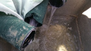 Battipaglia, operaio stacca l'acqua all'abusivo: aggredito col piccone