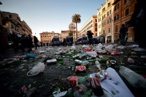Roma sporca: un netturbino su 7 assente ogni giorno, 40% mezzi guasto