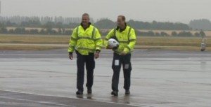 VIDEO - Principe William emozionato: primo giorno come pilota di eliambulanza