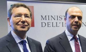 Casamonica, Beppe Grillo: "M5s denuncerà Marino e Alfano"