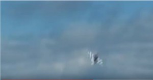 Video Youtube: aereo si schianta durante air show a New York