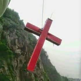 Cristiani perseguitati in Cina: sparito avvocato pro-croci