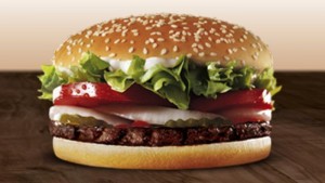 Burger King-McDonald's, un panino insieme per la pace