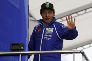 MotoGp Silverstone, vince Valentino Rossi: tripletta Italia
