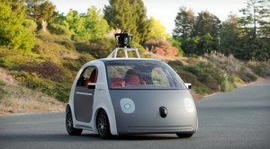 Google Car e codice della strada: lei lo rispetta, umani no