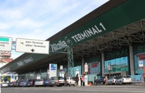 Aeroporto Fiumicino, su aereo senza biglietto: scoperto per caso
