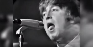 Video YouTube: John Lennon deride disabili, bufera web