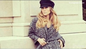 Jennifer Lopez "gattona con gli stivali' su Instagram
