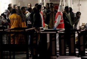 Migranti: Germania sblocca i treni, ma controlli al confine