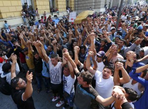 Migranti, caos frontiere: check Brennero, marchiati a Praga