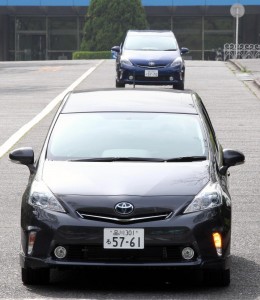 Toyota lancia i corsi di guida per auto ibride