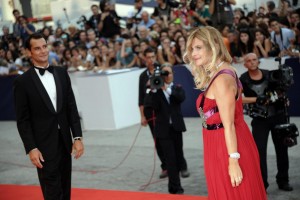 Festival Venezia, Kinski lancia vino in faccia a giornalista